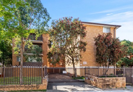 Walk to all amenities!