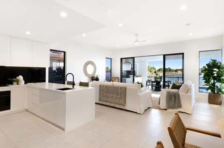 Brand New Luxury Waterfront Home with 17m Quay Line