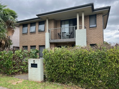 BEAUTIFUL FAMILY HOME  - 4 BEDROOMS WITH A STUDY