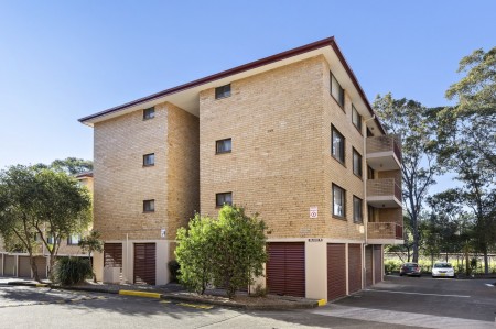 WELL-MAINTAINED APARTMENT