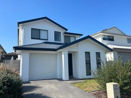 BEAUTIFUL 4 BEDROOM FAMILY HOME PLUS STUDY