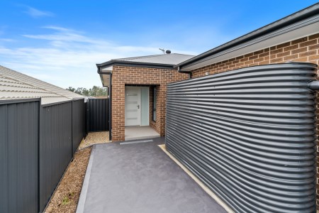 MODERN 2 BEDROOM GRANNY FLAT