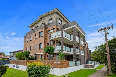 2 OF EVERYTHING - 2 BR, 2 BATHROOMS, 2 CARSPACES - 120SQM ON TITLE