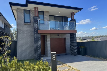 BEAUTIFUL 3 BEDROOM 2 BATHROOM HOME WITH SOLAR AND BATTERY