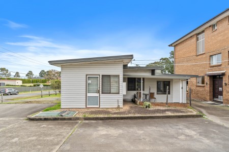 NEAT 2 BEDROOM HOME WITH WATER INCLUDED!