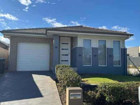 MODERN 4 BEDROOM FAMILY HOME