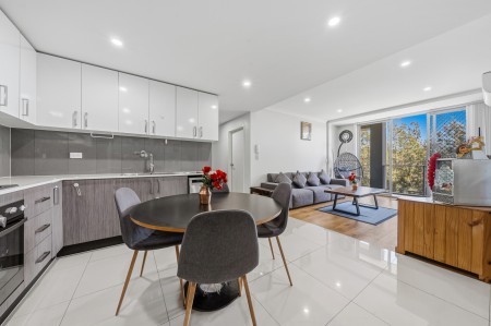 MODERN APARTMENT LIVING IN A CONVENIENT TOONGABBIE LOCATION