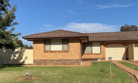 1/3 Rainbow Place, Dubbo, NSW 2830