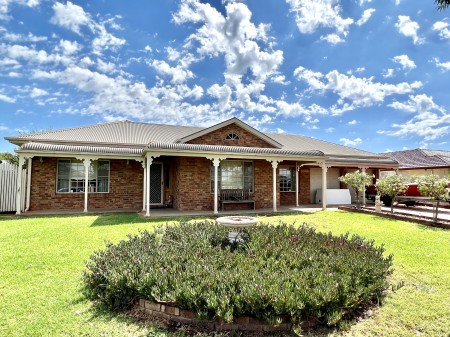 9 Sunvale Avenue, Dubbo, NSW 2830