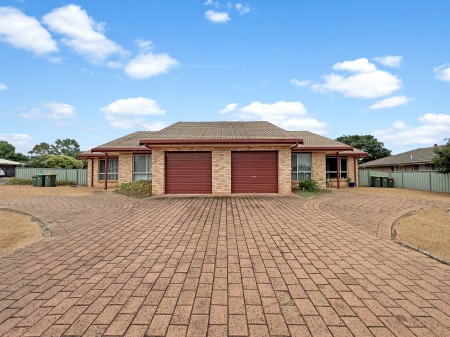 Unit 1 & 2, 25 Kingfisher Street, Dubbo, NSW 2830