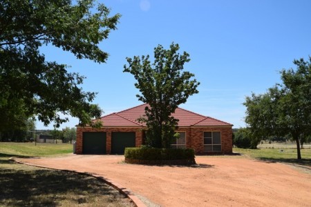 9R Debeaufort Drive, Dubbo, NSW 2830