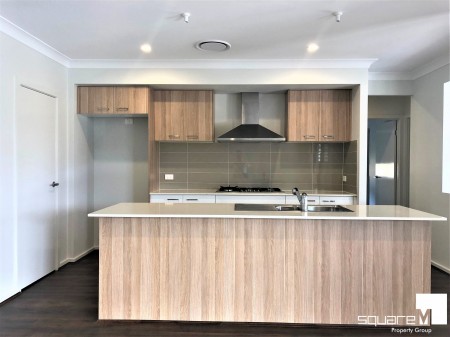10 Brindle Parkway, Box Hill, NSW 2765