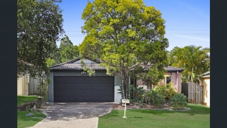 26 Madasin Close, Arundel, QLD 4214