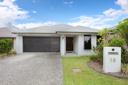 18 Azure Way, Coomera, QLD 4209