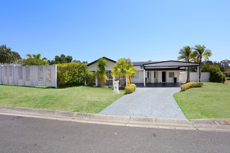 1 Rosebud Close, Parkwood, QLD 4214