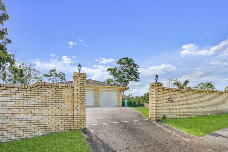 1 Woodlands Way, Parkwood, QLD 4214
