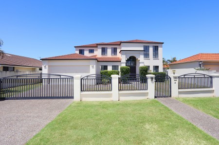 58 Sir Bruce Small Boulevard, Benowa, QLD 4217