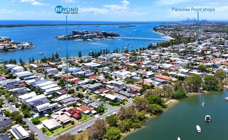 1/27 Eider Avenue, Paradise Point, QLD 4216