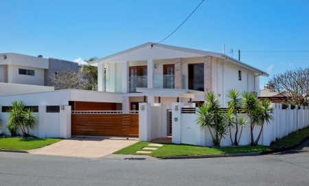 24 Lakeside Avenue, Broadbeach Waters, QLD 4218