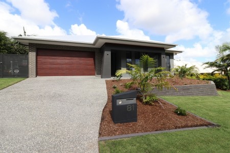 81 Impeccable Circuit, Coomera Waters