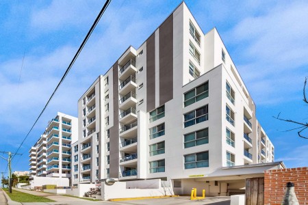 Neat 3 Bedroom Unit in Prime Location