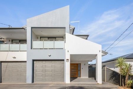 Sold by David Lao if you are looking to sell call 0466 756 377.