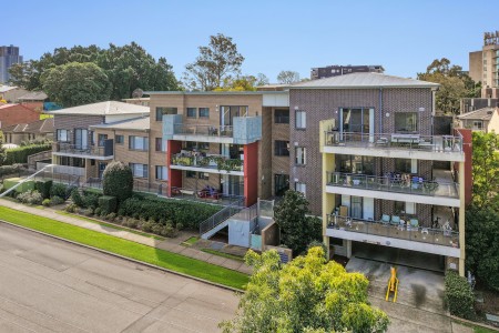 Sold by David Lao if you are looking to sell call 0466 756 377.