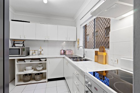 Well-Presented 2 Bedroom Unit