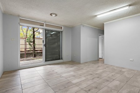 Walking distance to Harris Park Station