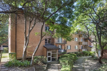 Light-Filled 2 Bedroom Unit