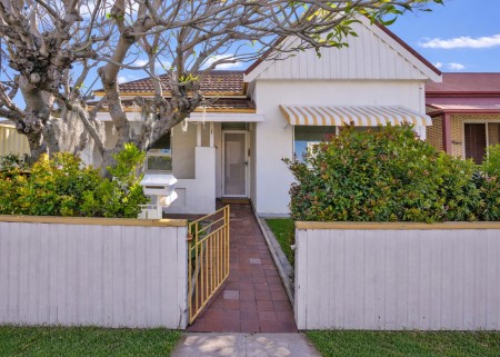 Perfectly positioned in a vibrant & convenient pocket of Harris Park