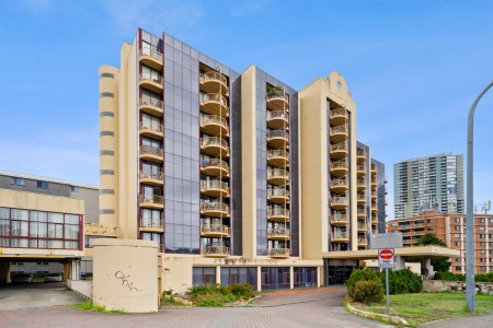 FURNISHED STUDIO IN EXCELLENT LOCATION