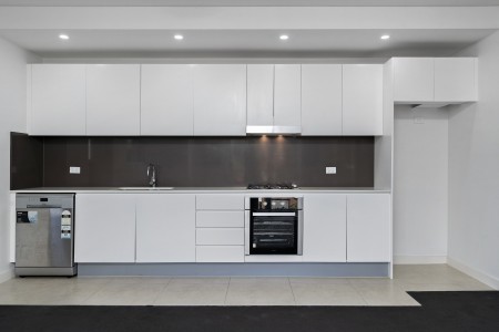 1 Bedroom Unit With Study Space