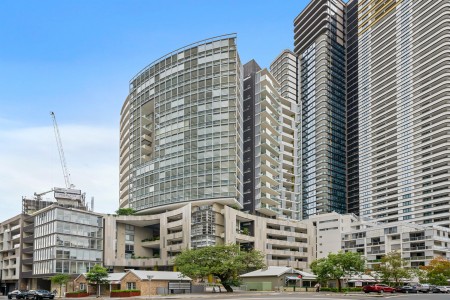 400m walk to station & low strata levies