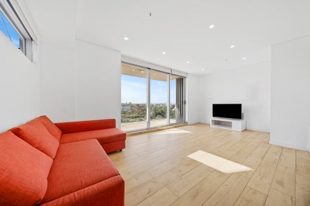 400m walk to station & low strata levies