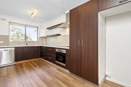 Spacious 2 Bedroom Unit