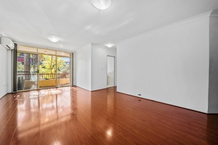 Refreshed north facing apartment ready to move into!
