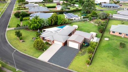 51 Phipps Drive, Meringandan West, QLD 4352