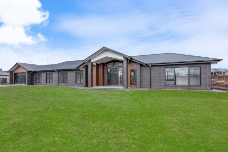 32 Steinberg Road, Highfields, QLD 4352