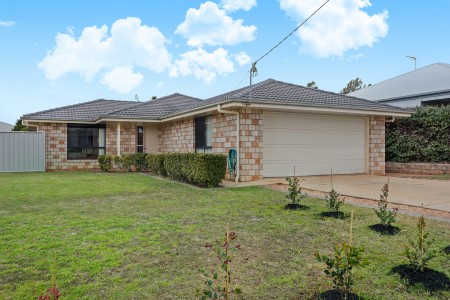 300 Ramsay Street, Middle Ridge, QLD 4350
