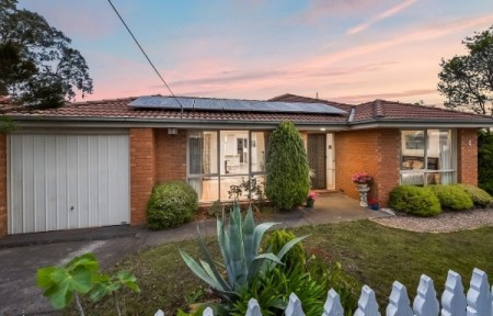 1/4 Springfield Road, Blackburn, VIC 3130