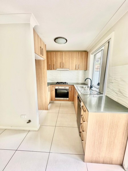 Modern 2-Bedroom Granny flat in Matthew Pearce Catchment!