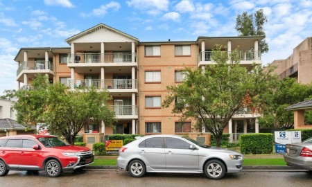 2 Bedroom unit at Convenient location available now!