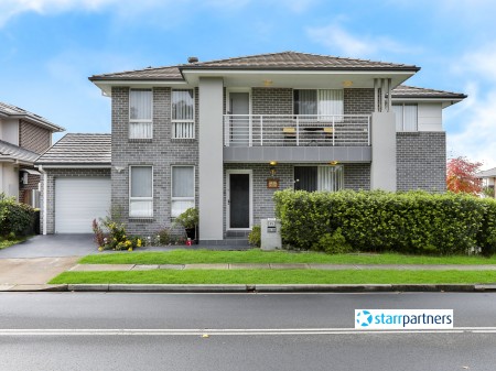 Park facing Family Home in Convenient Location