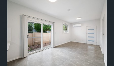 2 bedroom granny in Campbelltown!