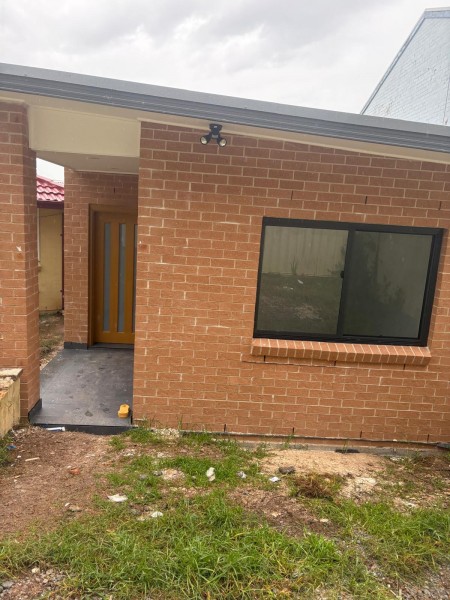 Modern 2-Bedroom Flat in Rosemeadow