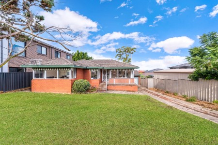 Charming Family Home & Granny Flat  - Dual Living/Income Opportunity!