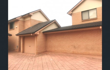 Well-Maintained Townhouse Offering Convenience and Lifestyle