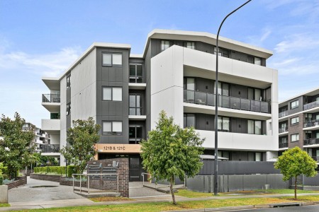 Stylish, Near-New Apartment in Prime Schofields Location - Walk to Station & Amenities