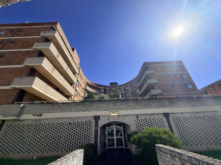 Modern 2-Bedroom Apartment in Prime Liverpool Location